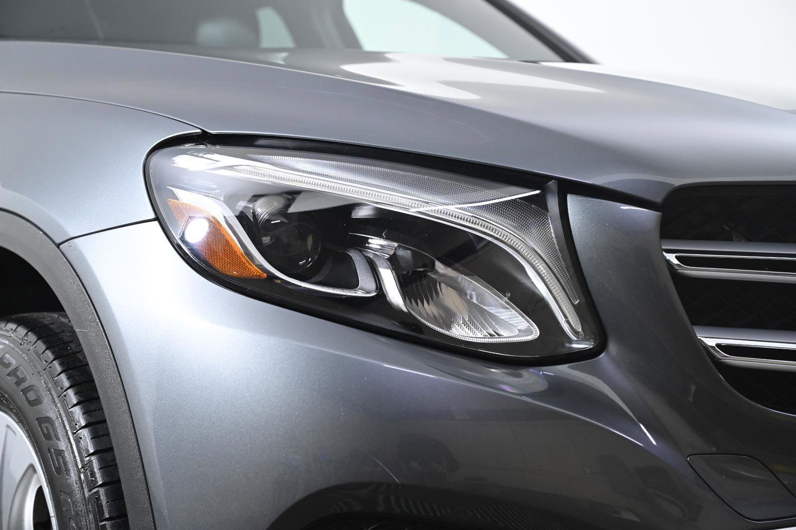 Used 2018 Mercedes-Benz GLC 300 4MATIC image 4