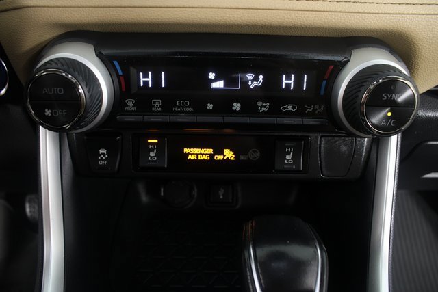 Used 2021 Toyota RAV4 XLE Premium image 6