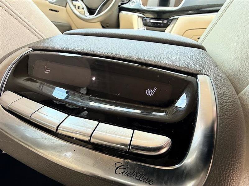 Used 2022 Cadillac XT6 Premium Luxury w/ Technology Package FWD image 23