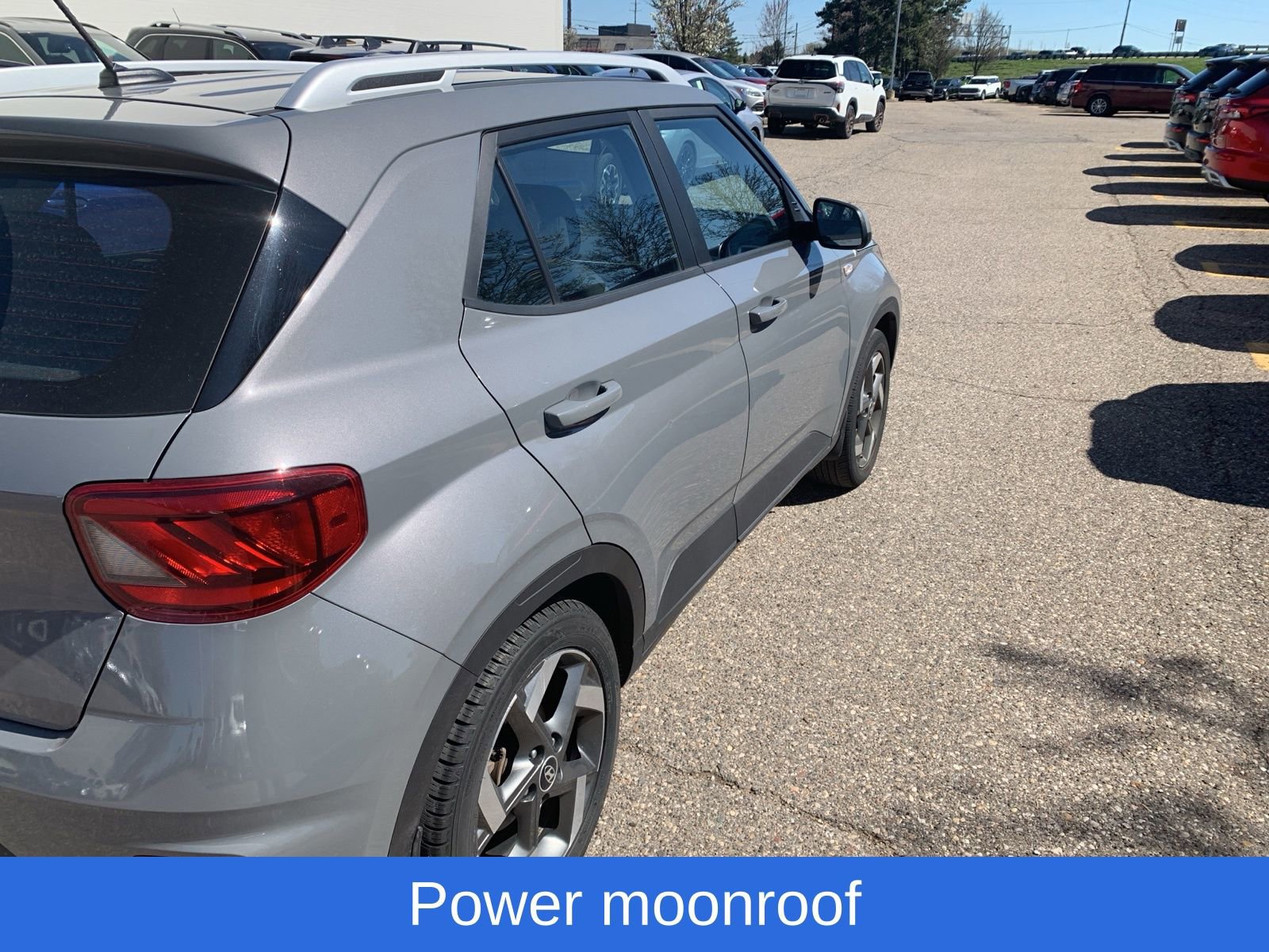 Certified 2023 Hyundai Venue SEL FWD image 4