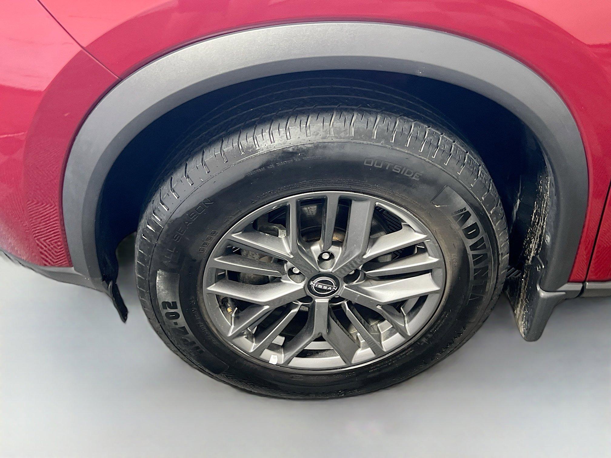 Used 2023 Nissan Rogue S image 13