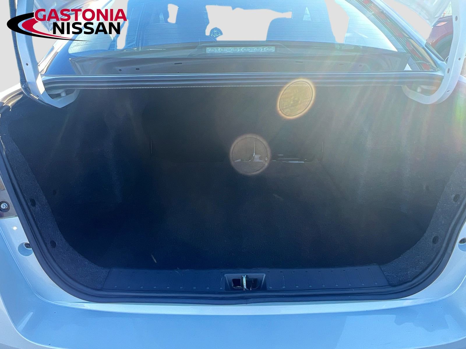 Used 2024 Nissan Versa SV image 32