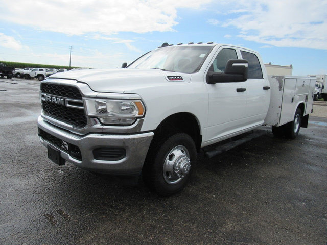 Used 2024 RAM 3500 Tradesman w/ Chrome Appearance Group AWD/4WD image 7