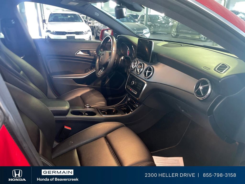 Used 2019 Mercedes-Benz CLA 250 4MATIC image 2