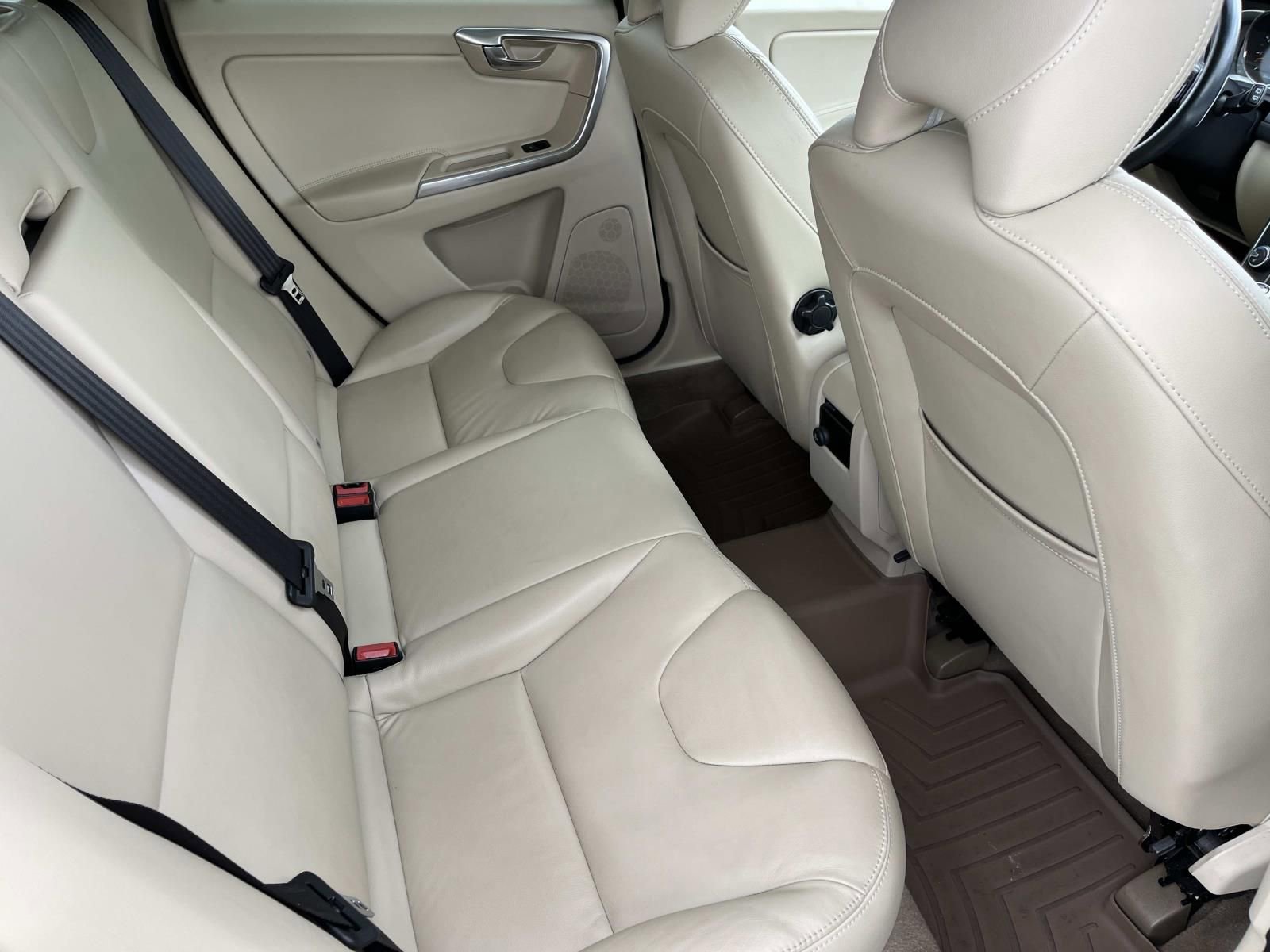 Used 2015 Volvo XC60 T6 Premier Plus AWD/4WD image 21
