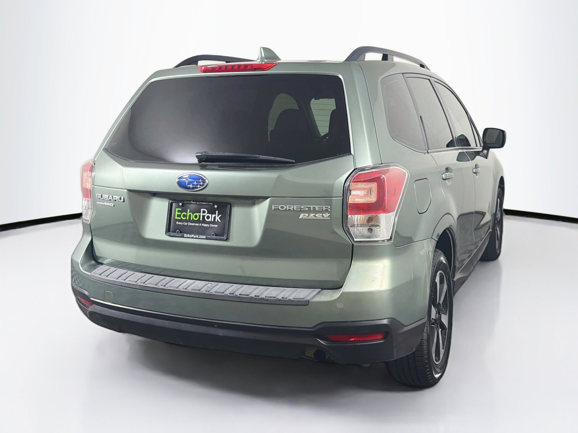 Used 2017 Subaru Forester 2.5i w/ Alloy Wheel Package AWD/4WD image 9
