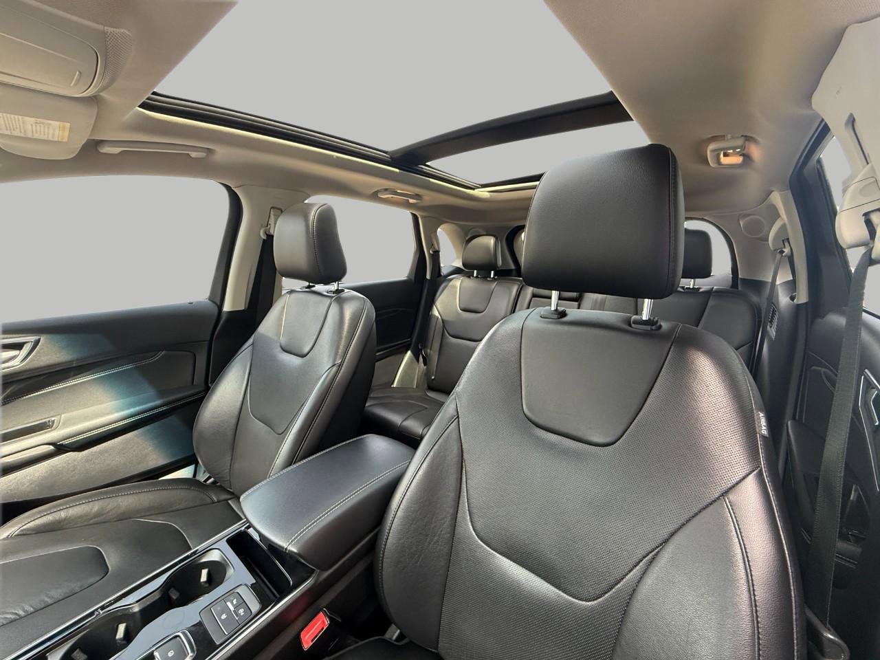 Used 2020 Ford Edge Titanium w/ Equipment Group 301A AWD/4WD image 39