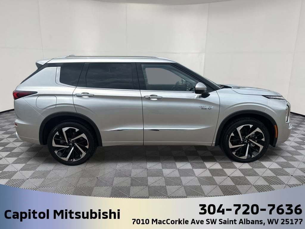 New 2025 Mitsubishi Outlander SEL image 9