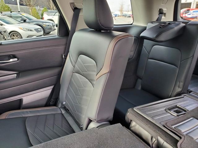 Certified 2025 Nissan Pathfinder Platinum w/ Cargo Package image 14