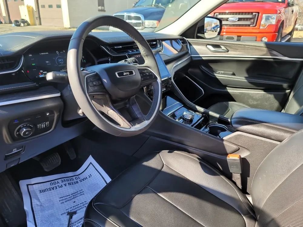 Used 2022 Jeep Grand Cherokee Limited 4xe w/ Luxury Tech Group II image 10