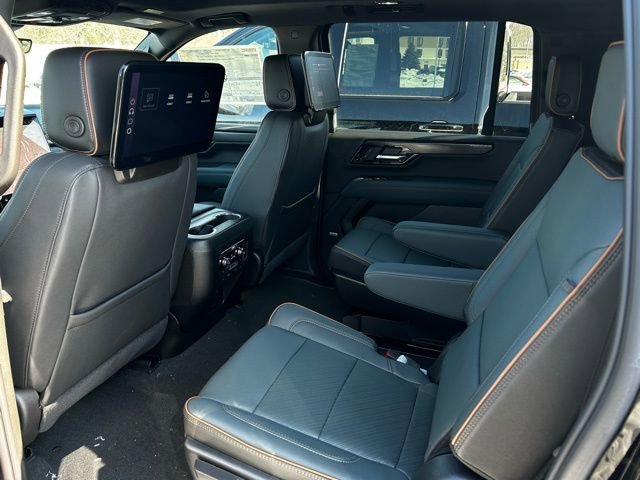 New 2025 GMC Yukon XL AT4 w/ AT4 Premium Plus Package AWD/4WD image 31