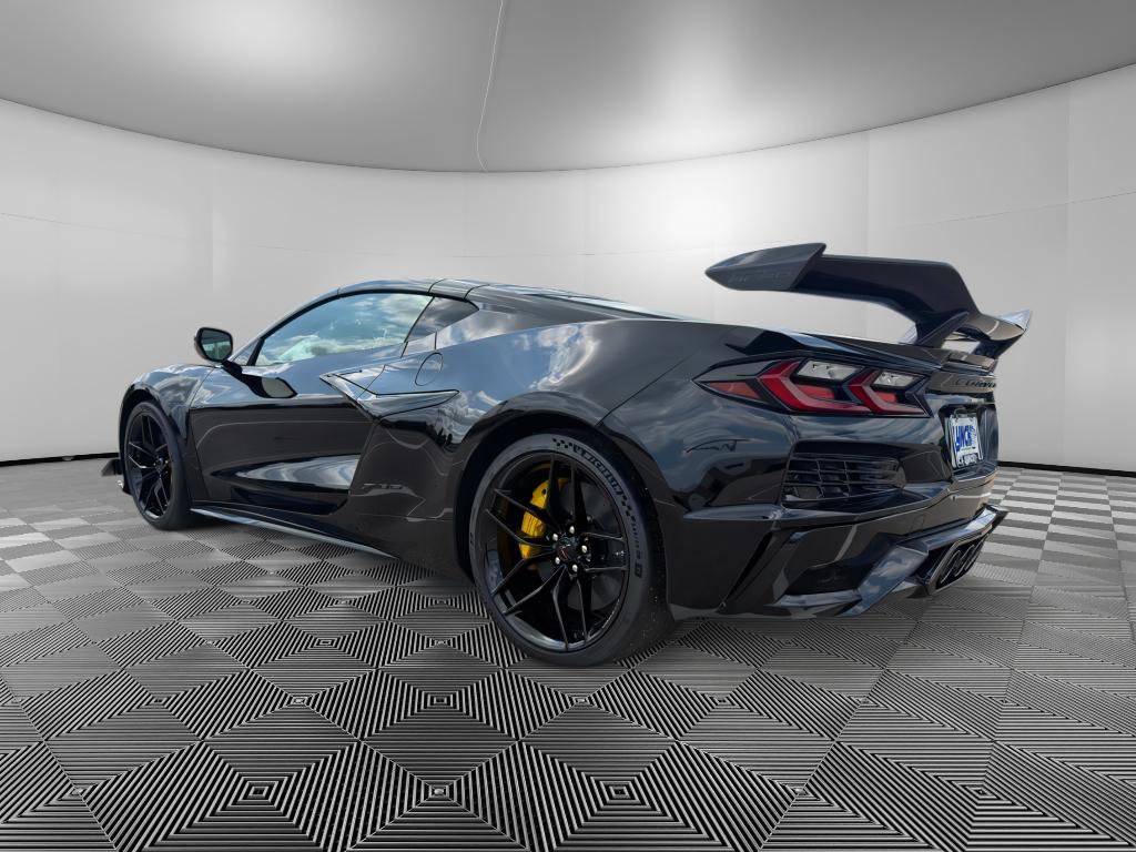 New 2027 Chevrolet Corvette Z06 w/ Z07 Performance Package RWD image 3