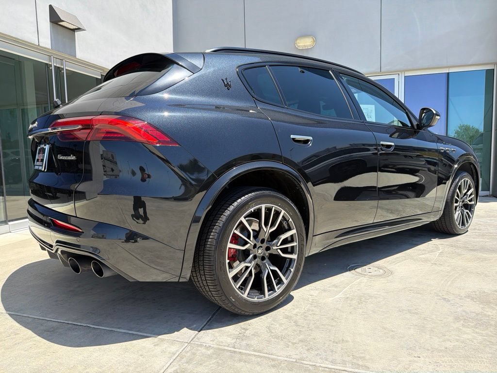 Certified 2023 Maserati Grecale Modena AWD/4WD image 6