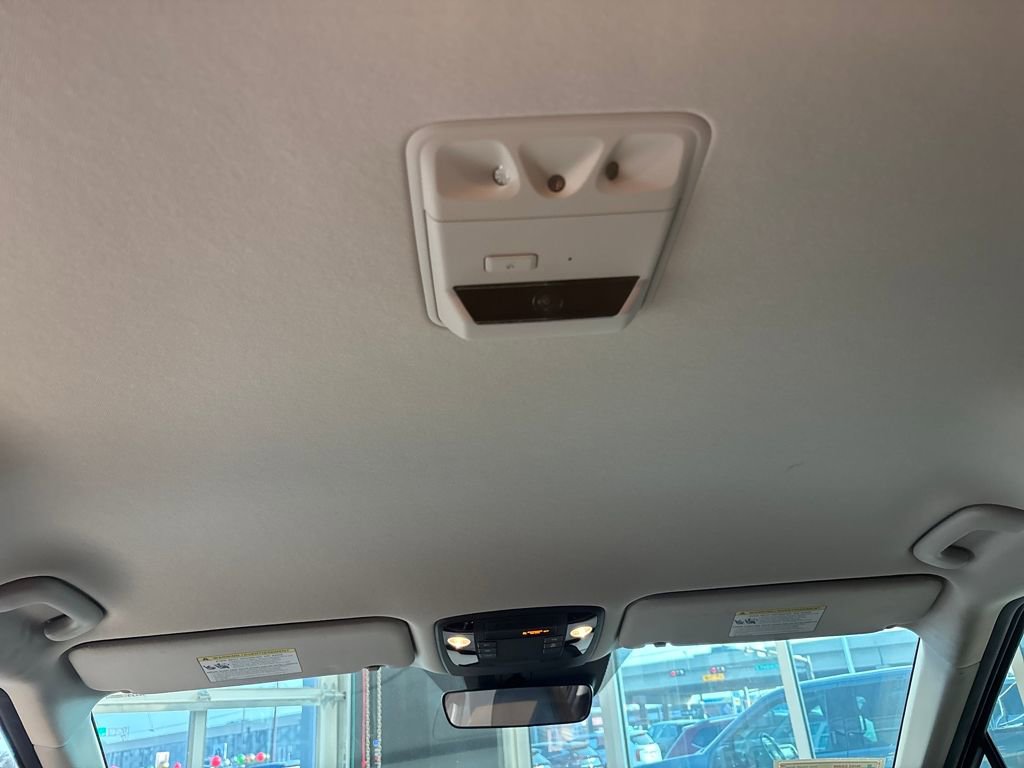 Certified 2022 Kia Carnival EX image 44