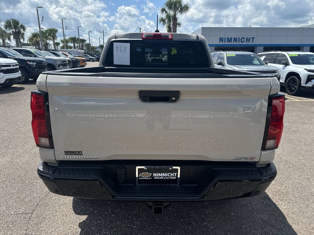 Used 2026 Chevrolet Colorado ZR2 w/ Technology Package AWD/4WD image 15