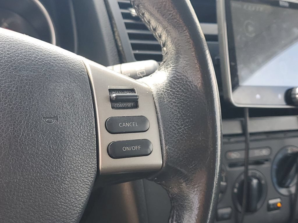 Used 2010 Nissan Versa Hatchback w/ Premium Pkg FWD image 22