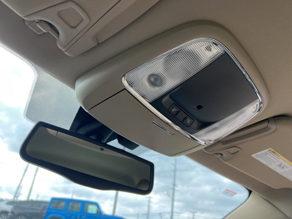 Used 2012 Chrysler 300 Limited image 23