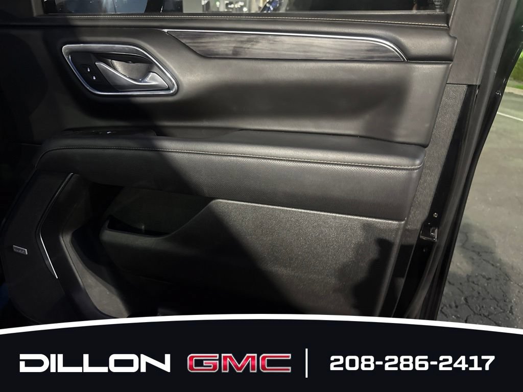 Used 2023 GMC Yukon XL SLT w/ SLT Luxury Package AWD/4WD image 17