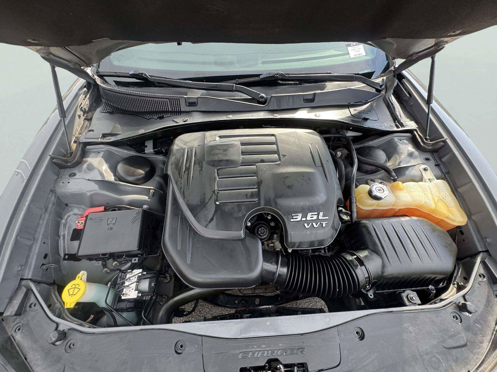 Used 2018 Dodge Charger SXT RWD image 52