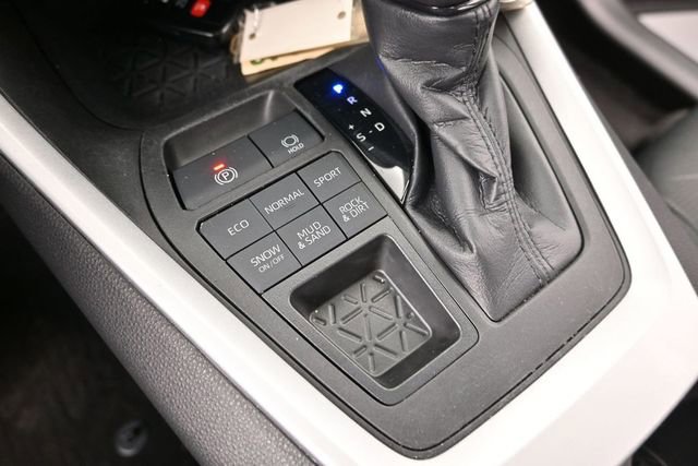 Used 2021 Toyota RAV4 XLE w/ Convenience Package AWD/4WD image 32