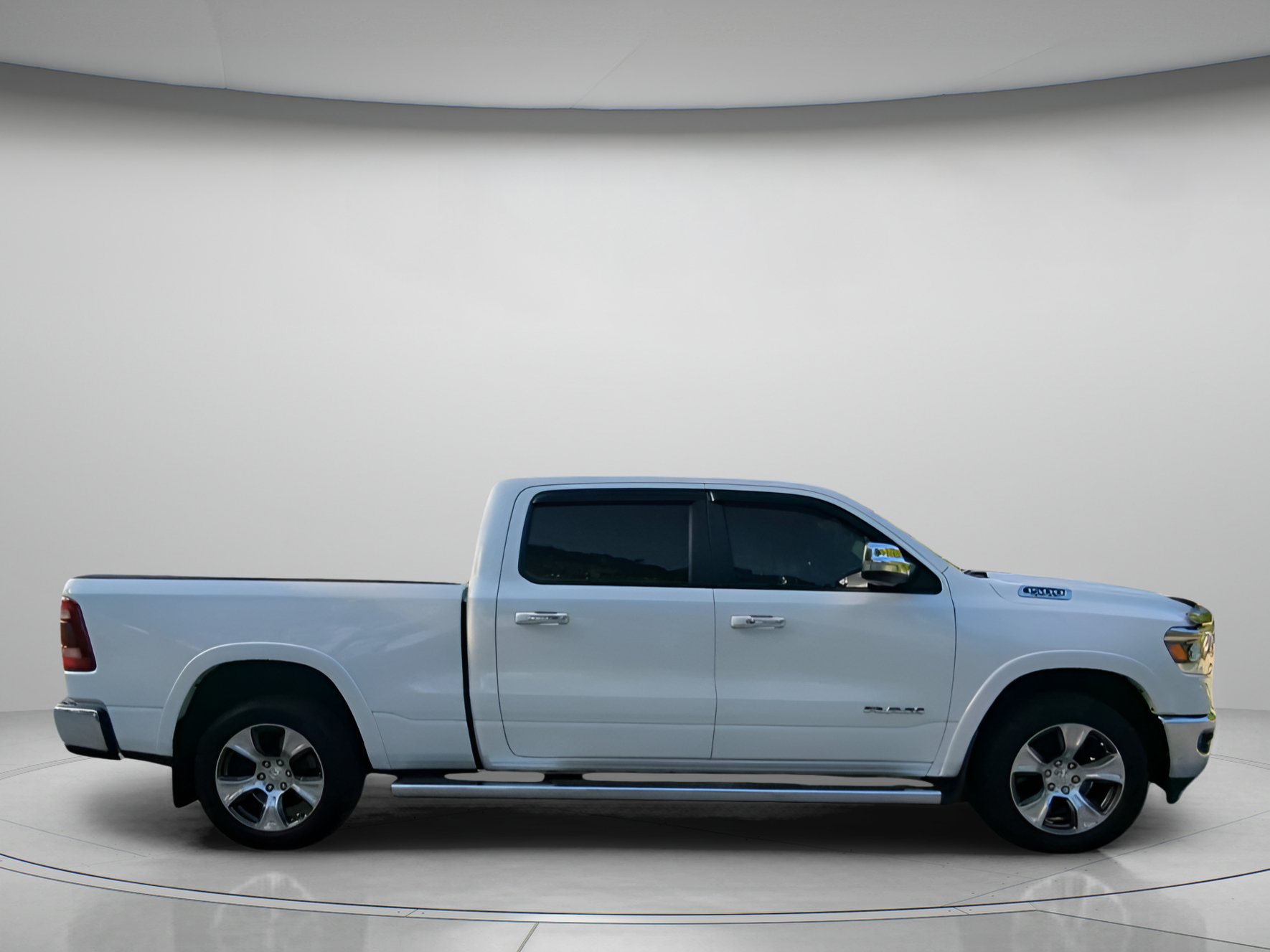 Used 2019 RAM 1500 Laramie AWD/4WD image 33