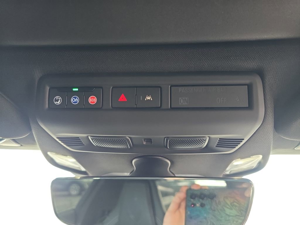 Used 2025 Chevrolet Corvette Stingray Coupe w/ 1LT image 19