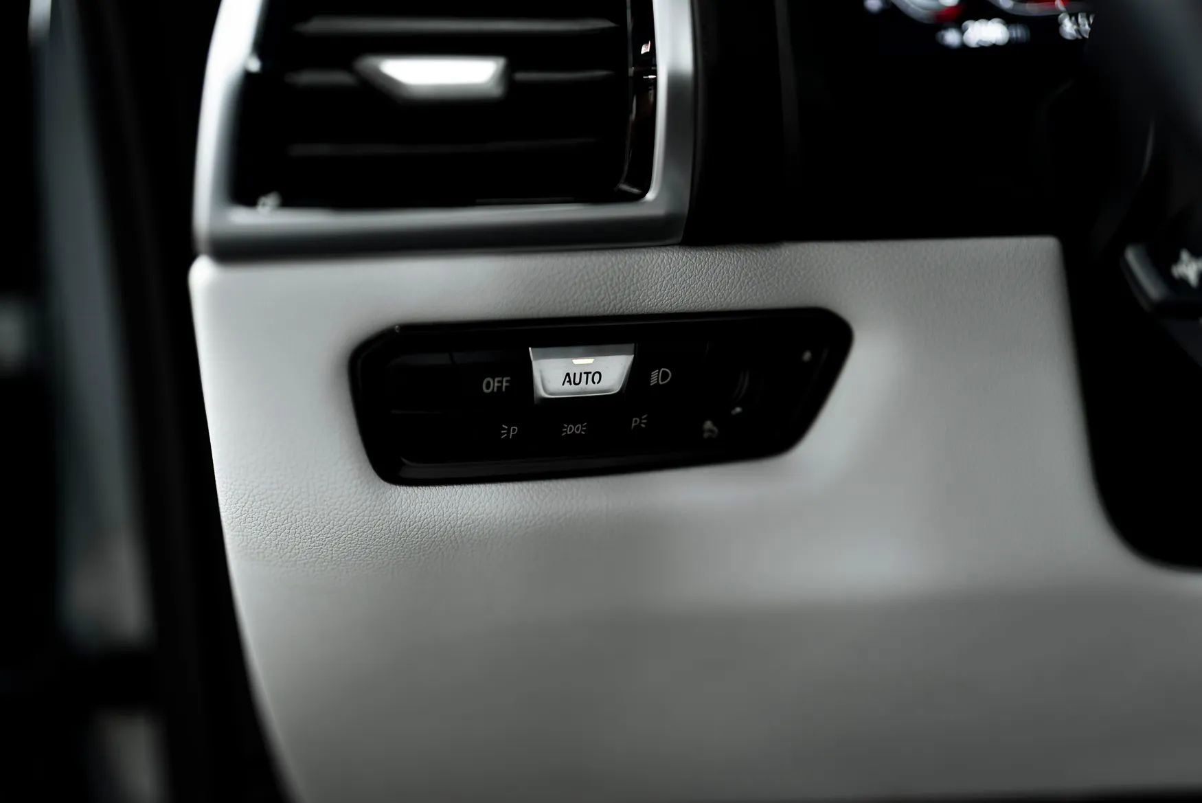 Used 2023 BMW M8 Competition AWD/4WD image 30