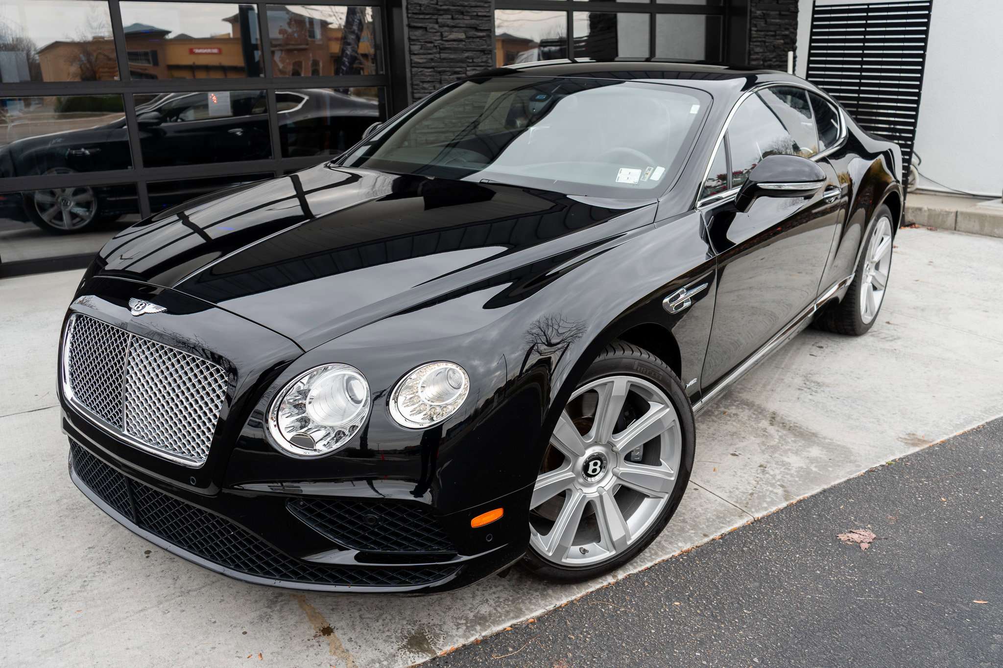 Used 2016 Bentley Continental GT image 3