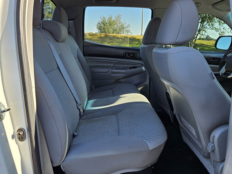 Used 2015 Toyota Tacoma PreRunner image 14