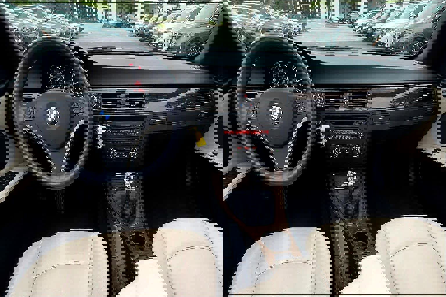 Used 2013 BMW 328i Convertible image 16