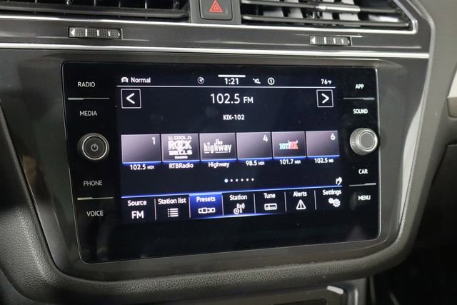 Used 2023 Volkswagen Tiguan SE R-Line AWD/4WD image 32
