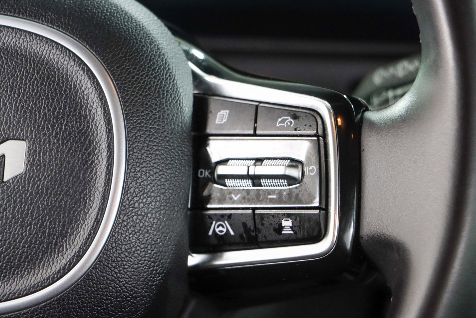 Used 2025 Kia Carnival image 14