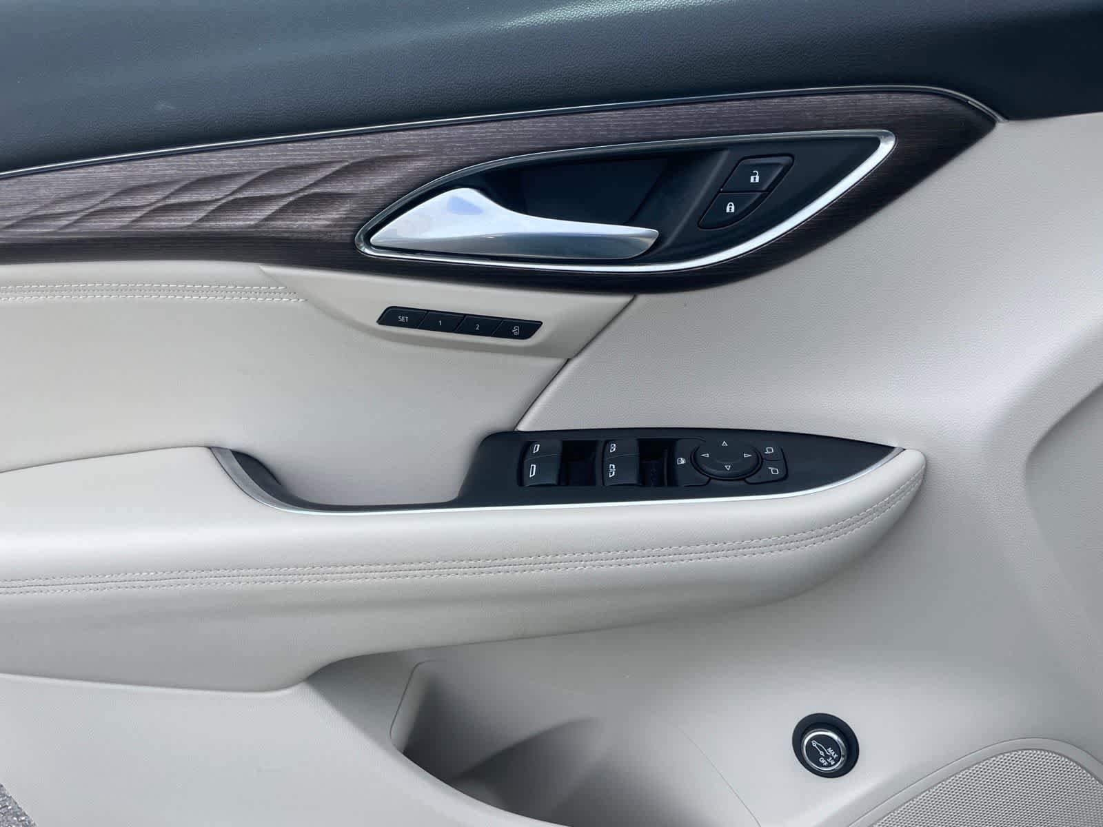 Used 2023 Buick Envision Avenir AWD/4WD image 11
