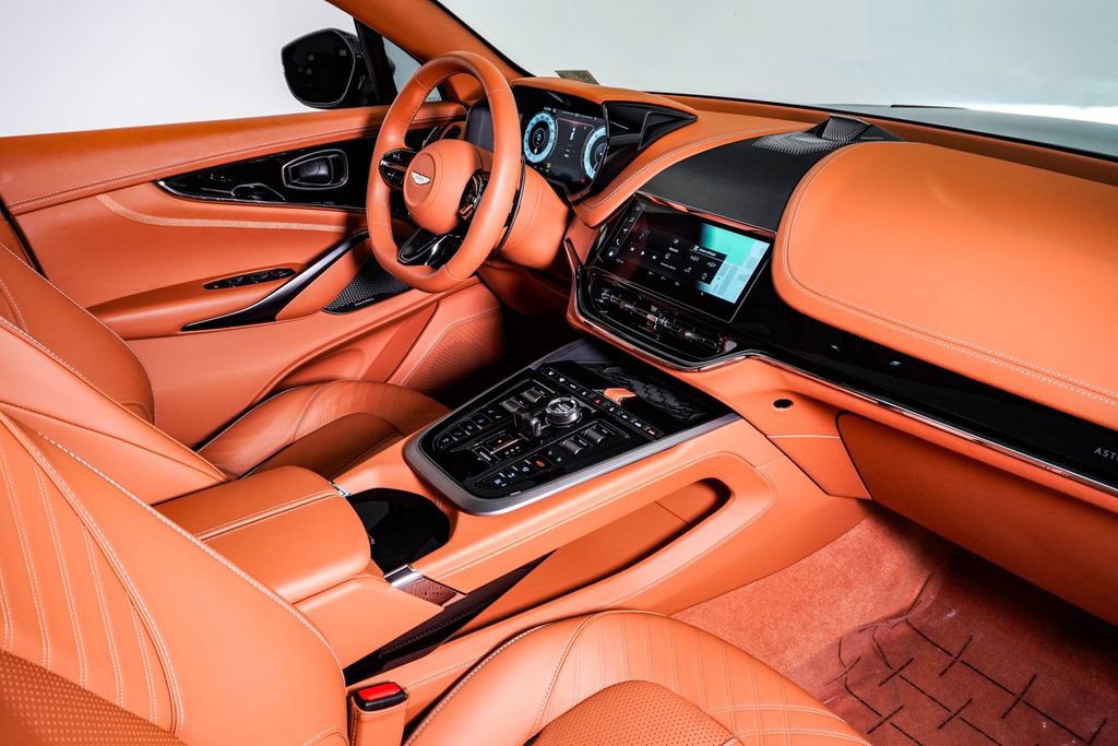 Used 2025 Aston Martin DBX 707 image 17