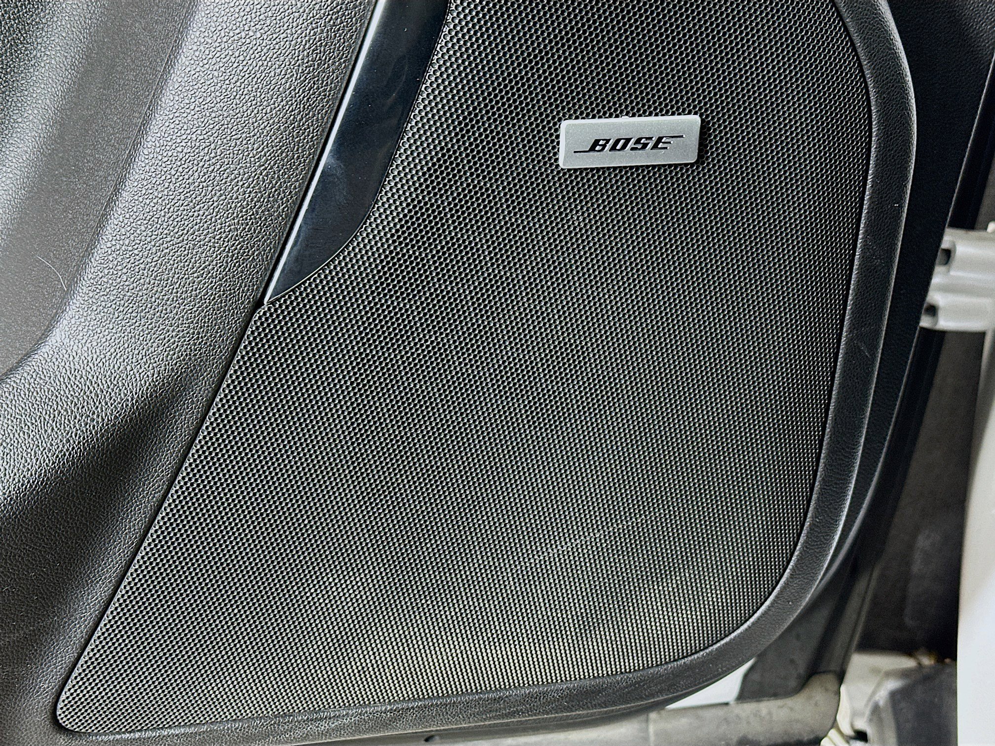 Used 2023 Chevrolet Suburban Premier image 19