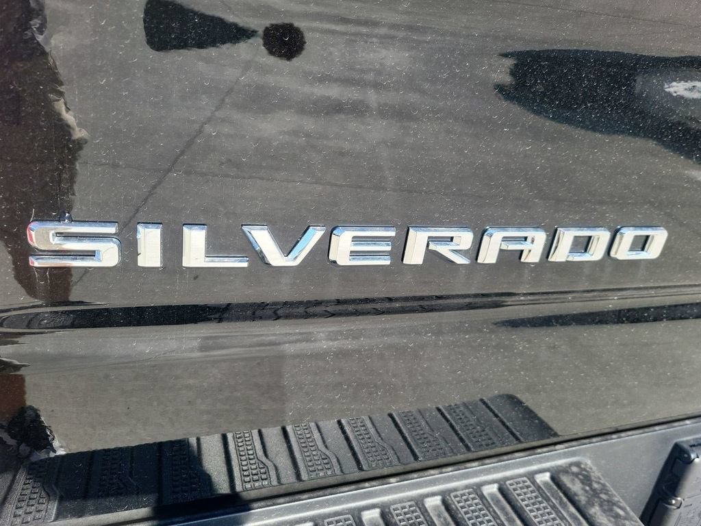 Used 2025 Chevrolet Silverado 1500 High Country w/ High Country Premium Package AWD/4WD image 39