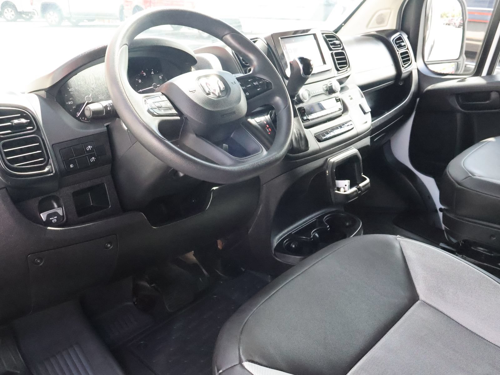 Used 2025 RAM ProMaster 2500 w/ Convenience Group FWD image 37