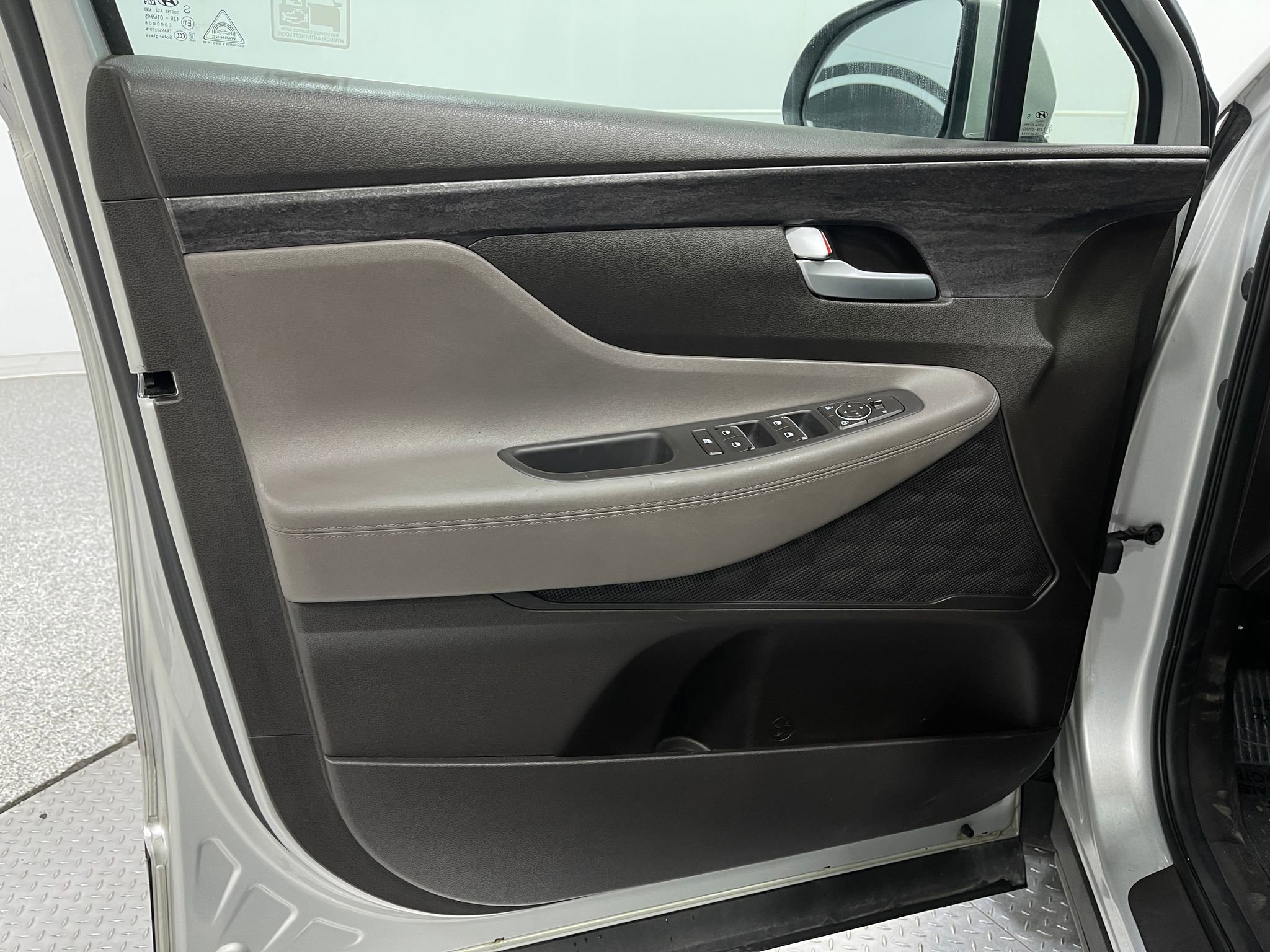 Used 2020 Hyundai Santa Fe SE image 13