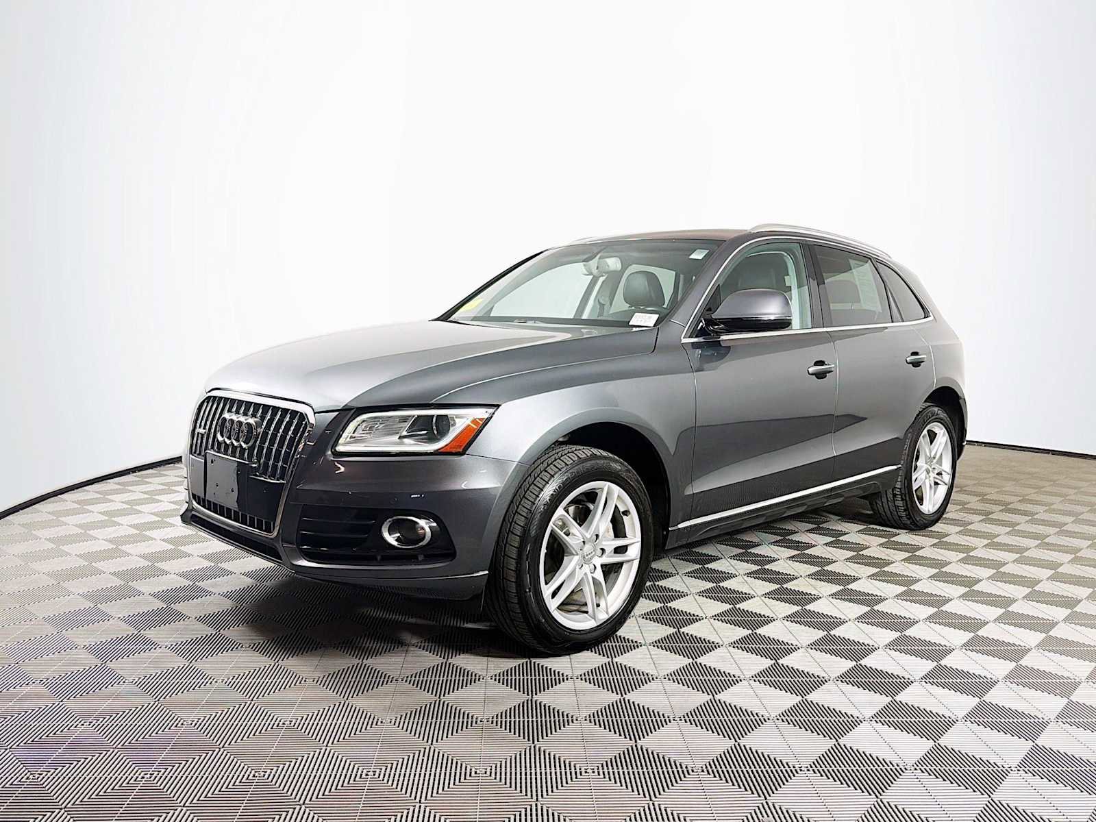 Used 2016 Audi Q5 2.0T Premium Plus w/ Technology Package AWD/4WD image 1