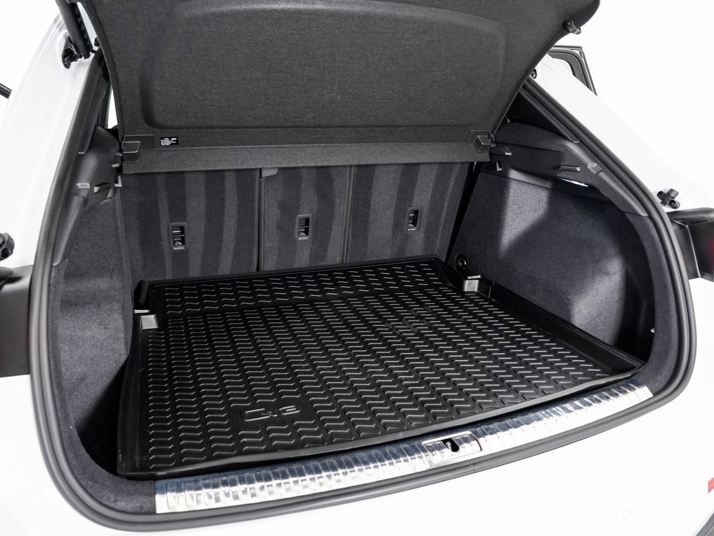 Used 2024 Audi Q3 2.0T Premium w/ Convenience Package image 24