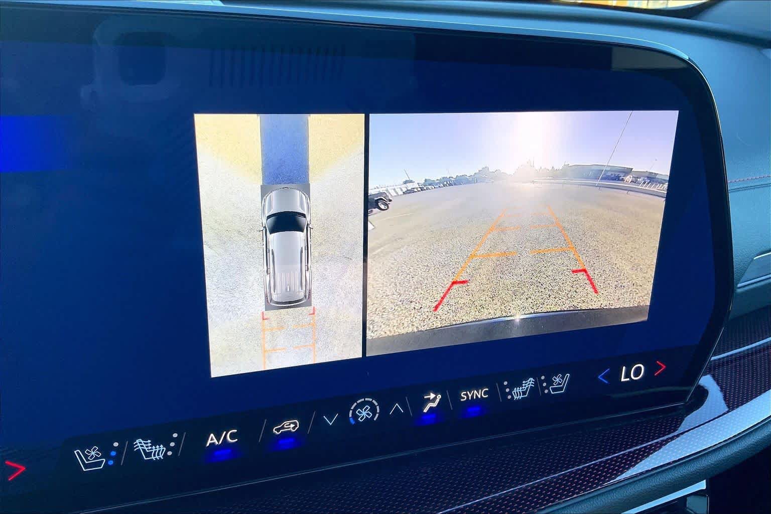 Used 2024 Chevrolet Traverse RS AWD/4WD image 26