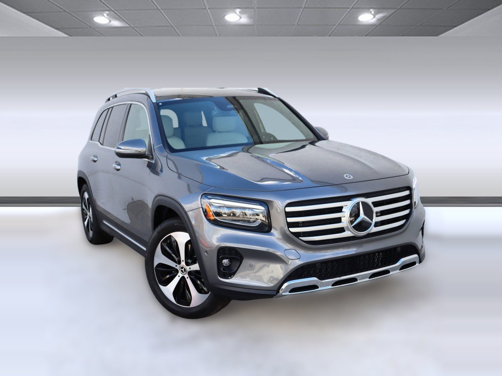Used 2025 Mercedes-Benz GLB 250 image 5