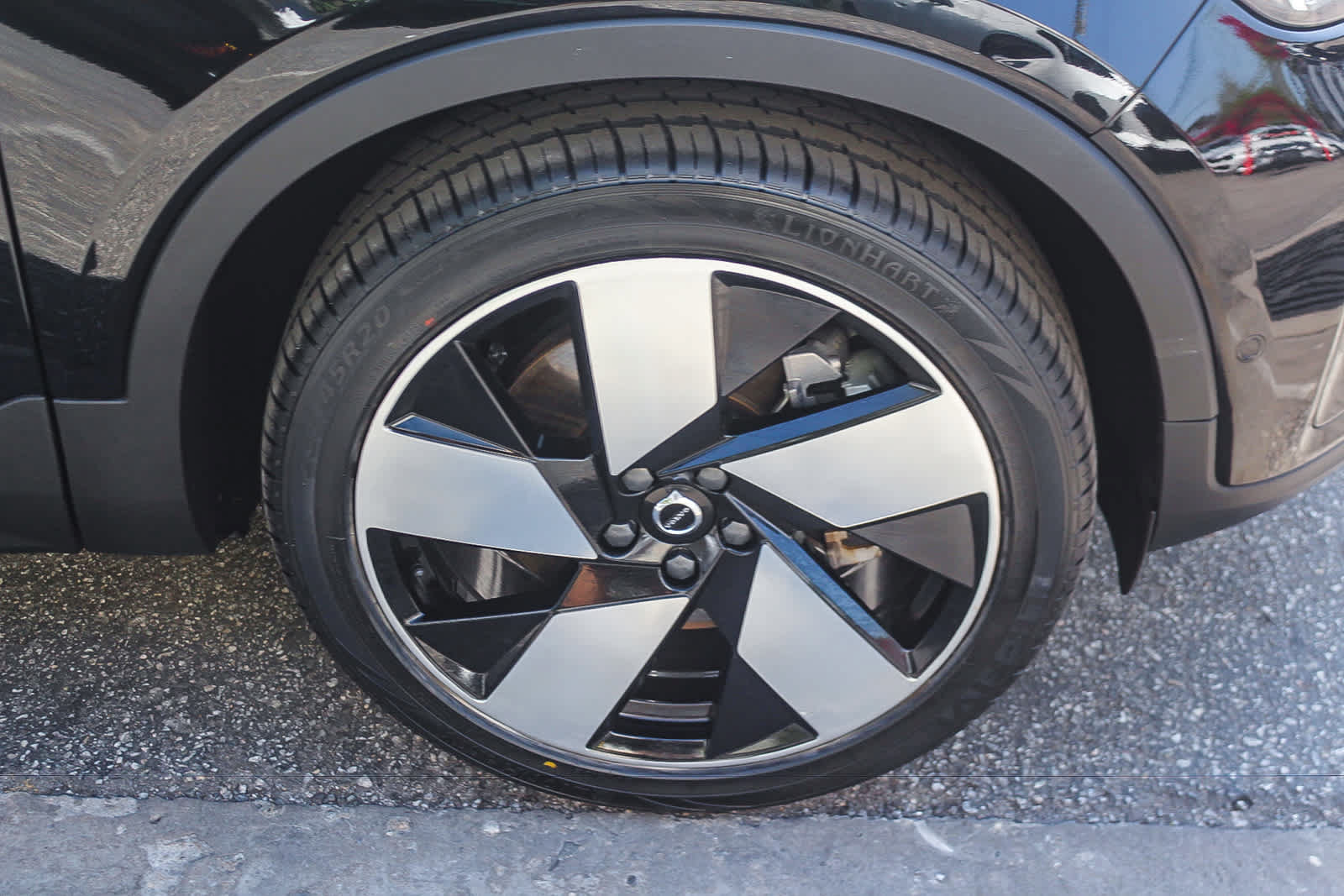 Used 2023 Volvo C40 P8 Recharge Ultimate w/ Protection Package Premier AWD/4WD image 9