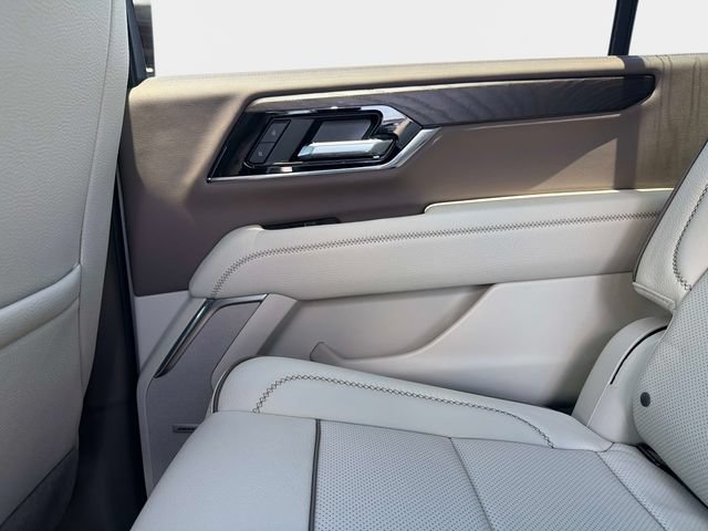 New 2026 GMC Yukon XL Denali w/ Denali Reserve Package AWD/4WD image 14