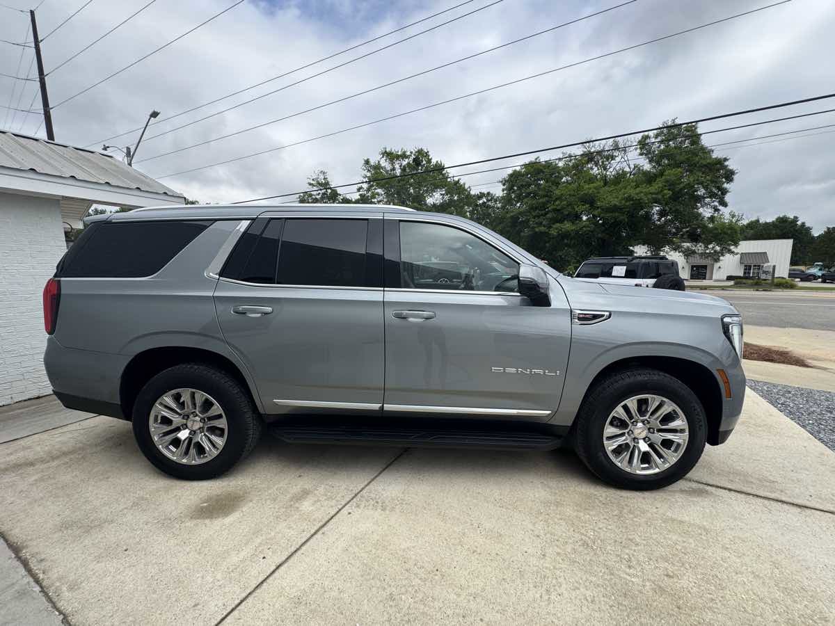 Used 2025 GMC Yukon Denali AWD/4WD image 5