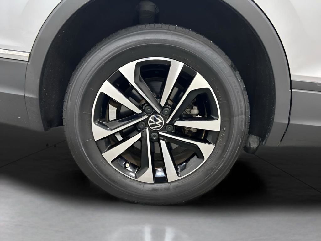 Used 2022 Volkswagen Tiguan S image 11