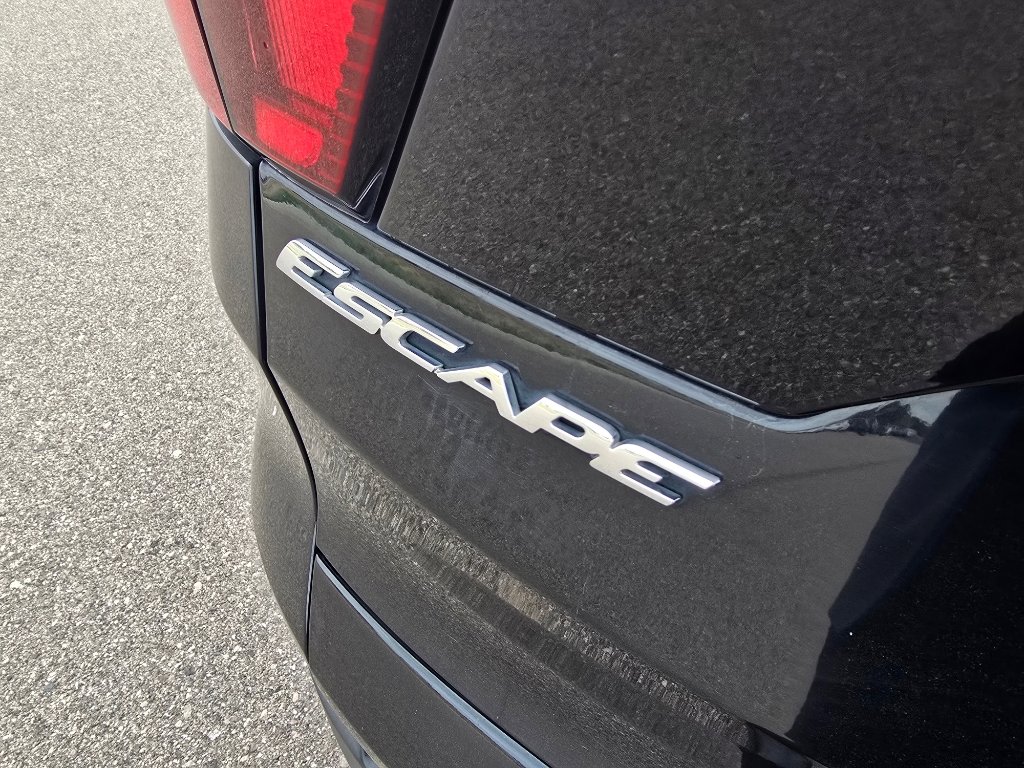 Used 2019 Ford Escape SE image 10