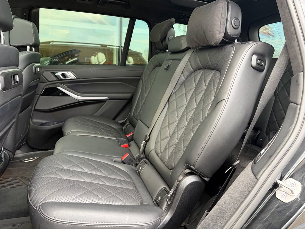 Certified 2024 BMW X7 xDrive40i w/ M Sport Package image 6