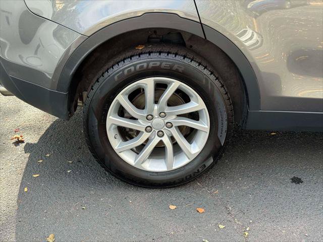 Used 2017 Land Rover Discovery Sport HSE AWD/4WD image 10