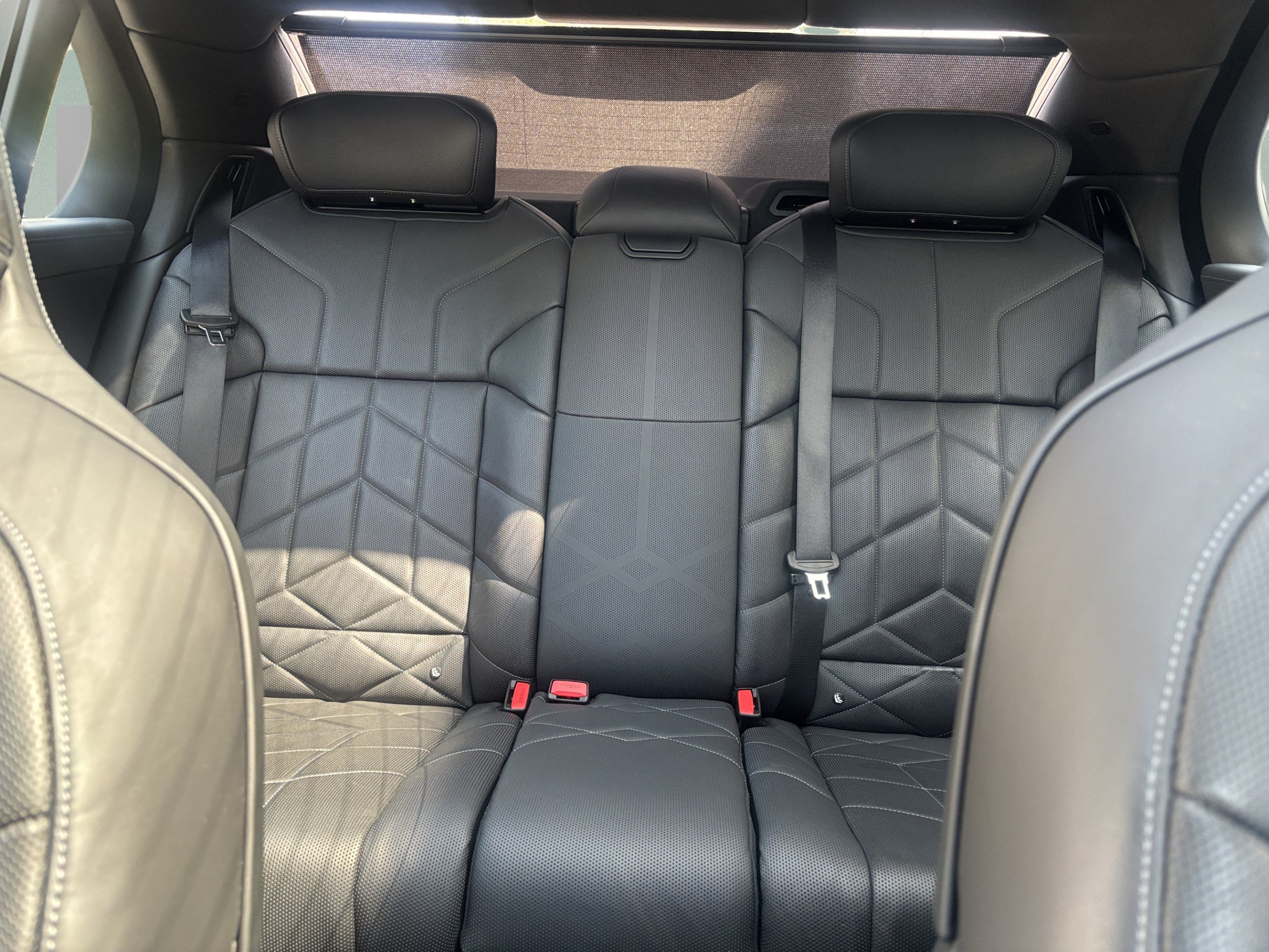 Certified 2023 BMW i7 xDrive60 AWD/4WD image 13